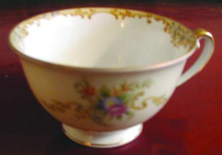 Darendale Footed Cup