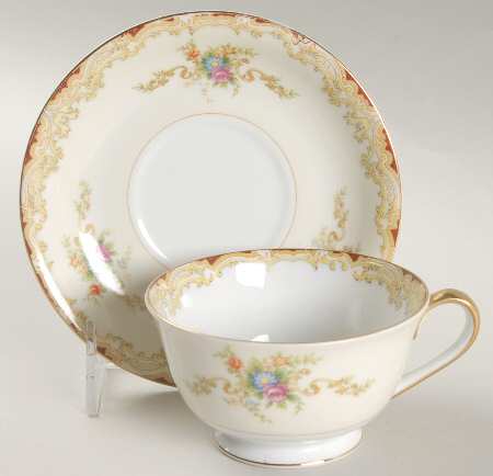 Darendale Footed Cup & Saucer Set