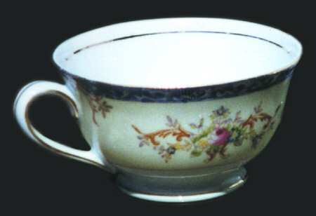 EMP14 Footed Cup
