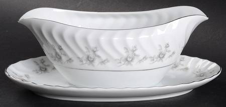 Essex Gravy Boat with Attached Underplate