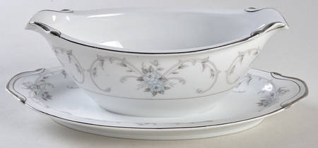 Fleurette Gravy Boat with Attached Underplate
