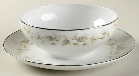 Garland of Cone Gravy Boat with Attached Underplate