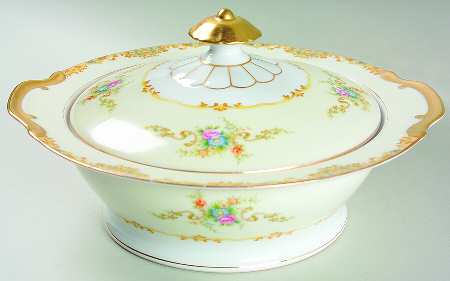 Rosaria Round Covered Vegetable