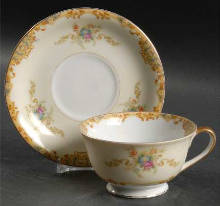 Rosaria Footed Cup & Saucer Set