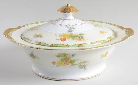 Woodmere Round Covered Vegetable