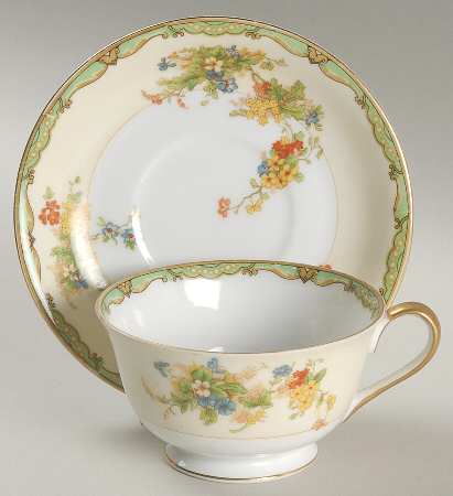 Woodmere Footed Cup & Saucer Set