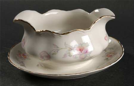 Regal Poppy Gravy Boat with Attached Underplate