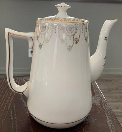 Pendant Coffee Pot & Lid by Royal Albion