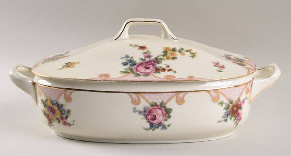 Bridal Rose (Cream Background) Oval Covered Vegetable