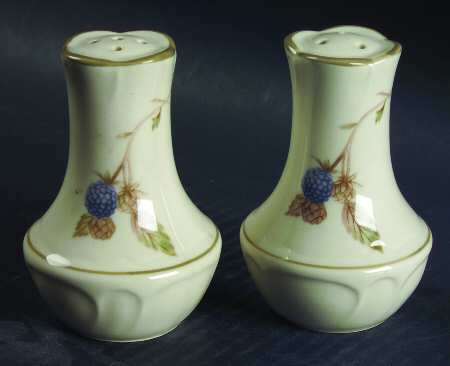 Summer Hill Salt & Pepper Set