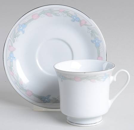 Scene I Footed Cup & Saucer Set