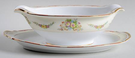 EMP39 Gravy Boat with Attached Underplate