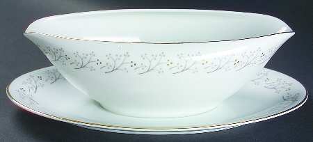 Serenade Gravy Boat with Attached Underplate