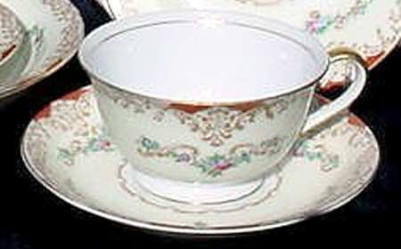 EMP65 Footed Cup & Saucer Set
