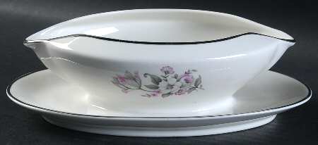 EMB63 Gravy Boat with Attached Underplate