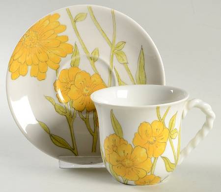818g Flat Cup & Saucer Set