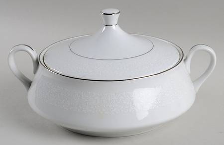 Whitehall Round Covered Vegetable