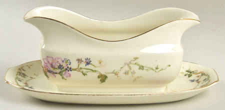 6886 Gravy Boat with Attached Underplate