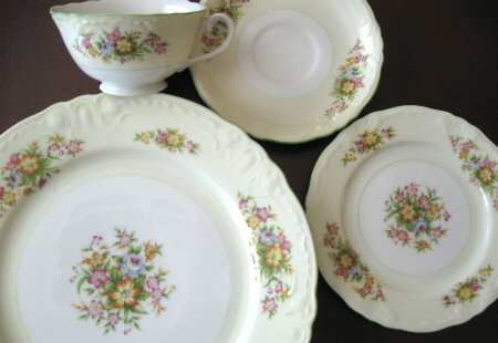 EMJ30 Footed Cup & Saucer Set