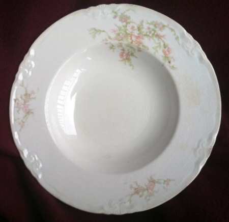 EAL28 by East Liverpool Potteries