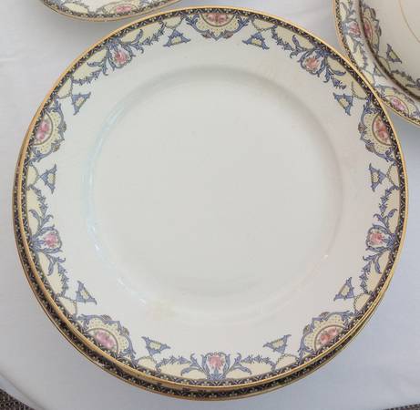 EAL29 Dinner Plate