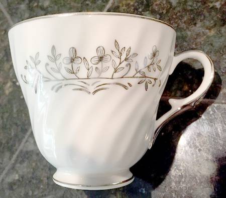 Silver Wreath by Empress (Japan)