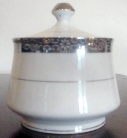 Contesa Sugar Bowl & Lid