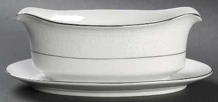 Coronation Gravy Boat with Attached Underplate