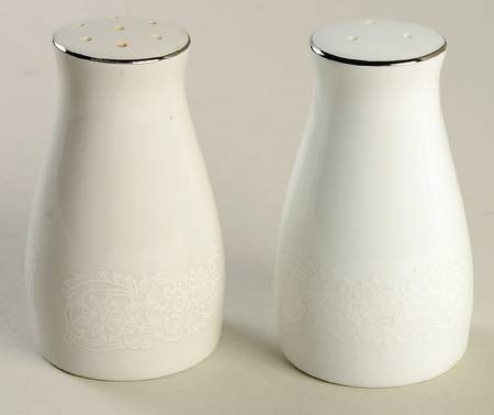 Elegant Lace Salt & Pepper Set
