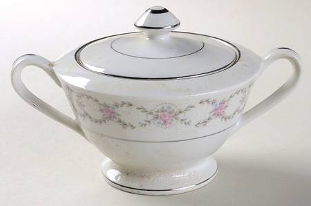 Fairlawn Sugar Bowl & Lid