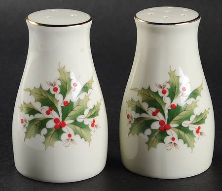 Holly Holiday Salt & Pepper Set