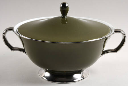 Forest Damask Round Covered Vegetable