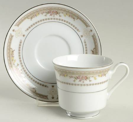 Fontaine Footed Cup & Saucer Set