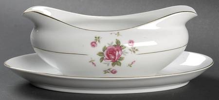 Gemini Rose Gravy Boat with Attached Underplate