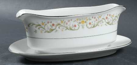June (Platinum Trim) Gravy Boat with Attached Underplate