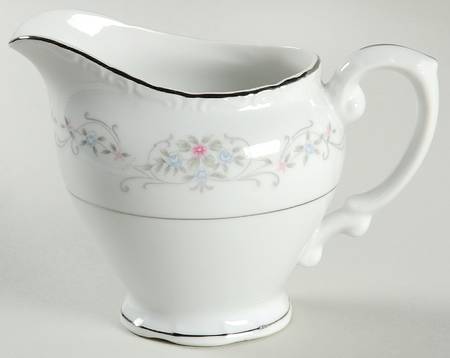 La Priscilla Creamer