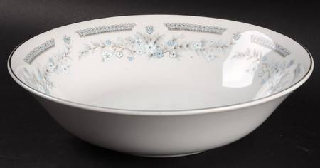 Robin 9" Round Vegetable Bowl