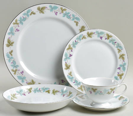 Vintage 5 Piece Place Setting