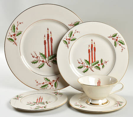 Christmas (Rim) 40 Piece Estate Set