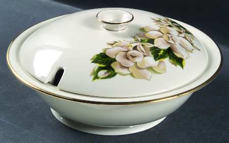Orange Blossom & Gardenia Round Covered Vegetable