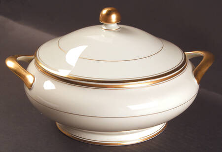 Palais Buff Round Covered Vegetable