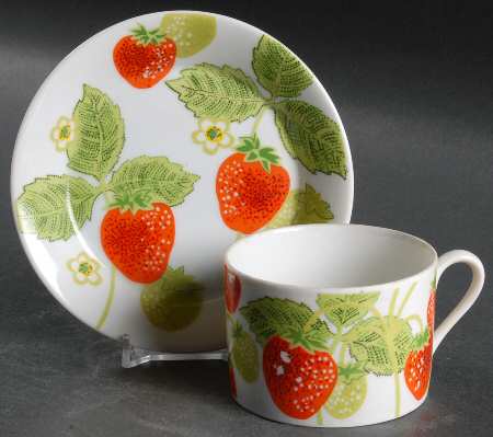 Wild Strawberry Flat Cup & Saucer Set