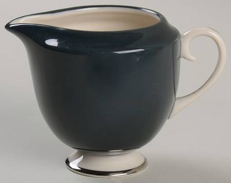 California Black Mini Creamer