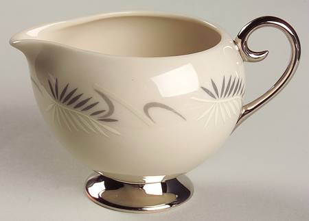 Continental White (Rim) Creamer