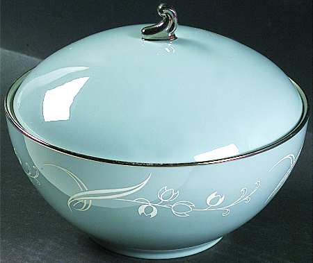 Snow Tulip Strata Blue (Rim & Coupe) Round Covered Vegetable
