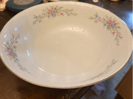 Fantasia 10" Round Vegetable Bowl