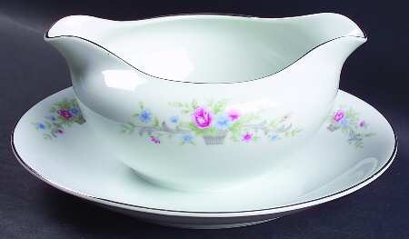 Fantasia Round Gravy Boat/Attached Underplate