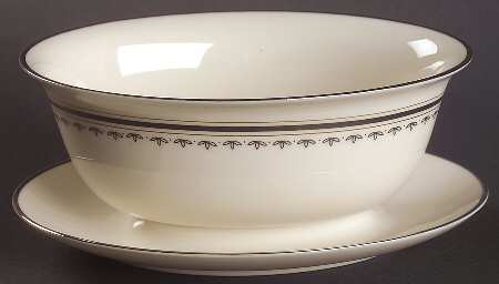 Arabesque Gravy Boat with Attached Underplate