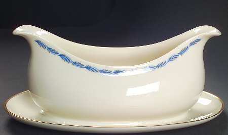 Arcadia Blue Gravy Boat with Attached Underplate