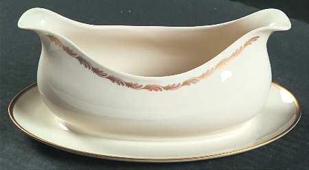Arcadia Gold Gravy Boat with Attached Underplate